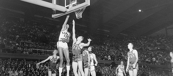 wilt chamberlain free throw dunk