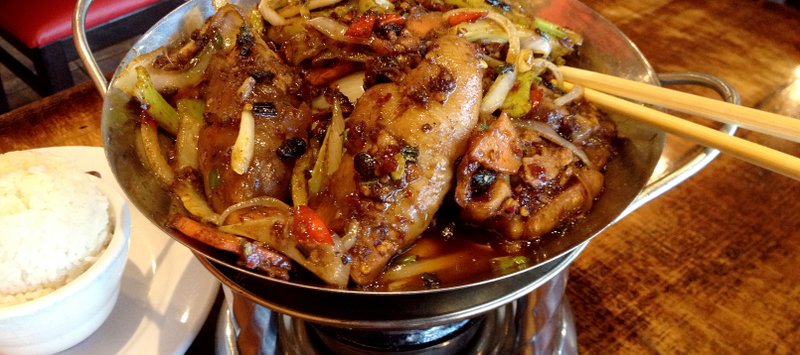 Off the Beaten Plate: Spicy Hot Pot with Pig’s Feet at Jade Garden