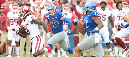 Oklahoma wide receiver CeeDee Lamb (2) takes off on a run during the third quarter on Saturday, Oct. 5, 2019 at Memorial Stadium.