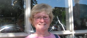 Photo of Linda Farrar