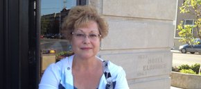 Photo of Lynn Gates