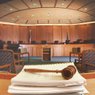 What does the Small Claims Court Mediation Project offer?