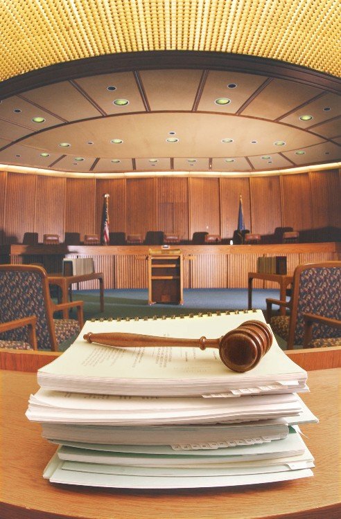 What does the Small Claims Court Mediation Project offer?
