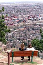 An unobstructed view of Boulder can be seen from Flagstaff
Mountain, a 10-minute drive from town. This view to the northeast
shows downtown Boulder just above the center of the frame and at
top the surrounding flatlands to the east.