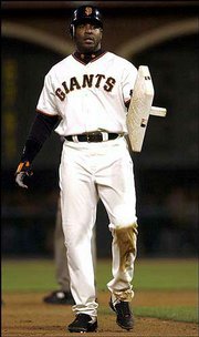 San Francisco slugger Barry Bonds keeps his 500th career stolen
base. Bonds reached the mark Monday in San Francisco.