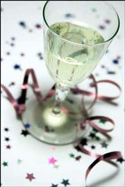GOOD ORATORS should rehearse their toast out loud and in front of a
mirror before sharing it with friends.