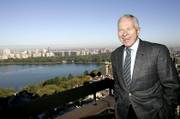 Edmund S. Phelps, a professor at Columbia University, is shown at his apartment in New York. Phelps won the 2006 Nobel Memorial Prize in Economic Sciences on Monday for his analysis of short-run and long-run trade-offs in macroeconomic policy.