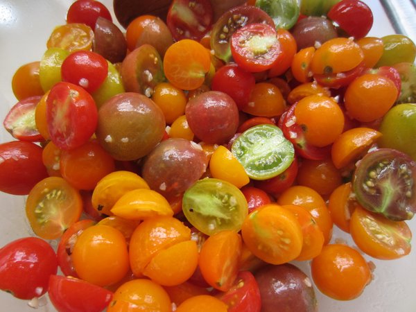 A successful tomato salad (that — amazingly — doesn't taste like salsa).