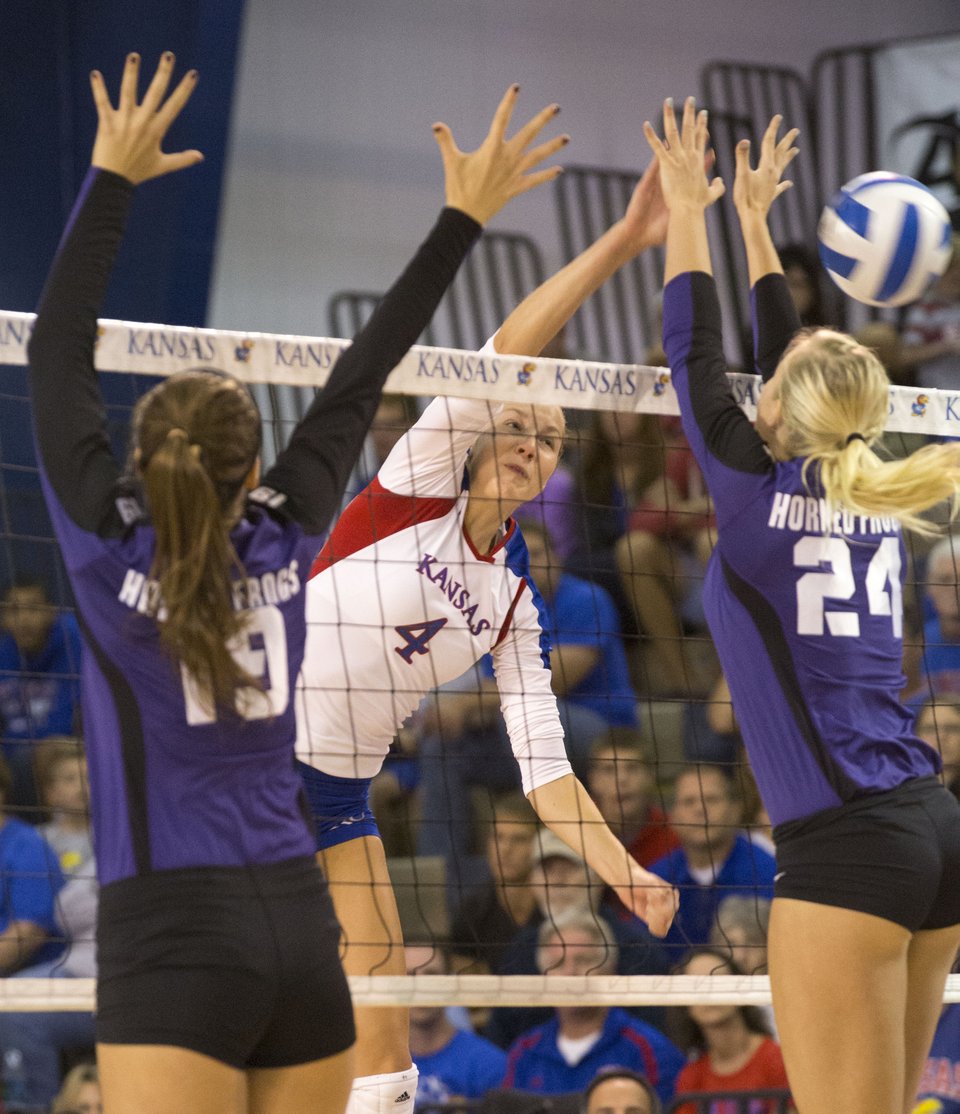 Florida Gators Volleyball advances to the Sweet 16 
