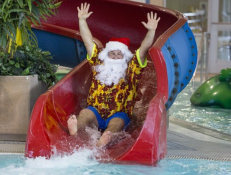 santa_splash_jy_02_t460.jpg