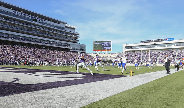 Kansas State defensive back Donnie Starks (10) runs in an interception for a touchdown during the second quarter, Saturday, Nov. 26, 2016 at Bill Snyder Family Stadium.