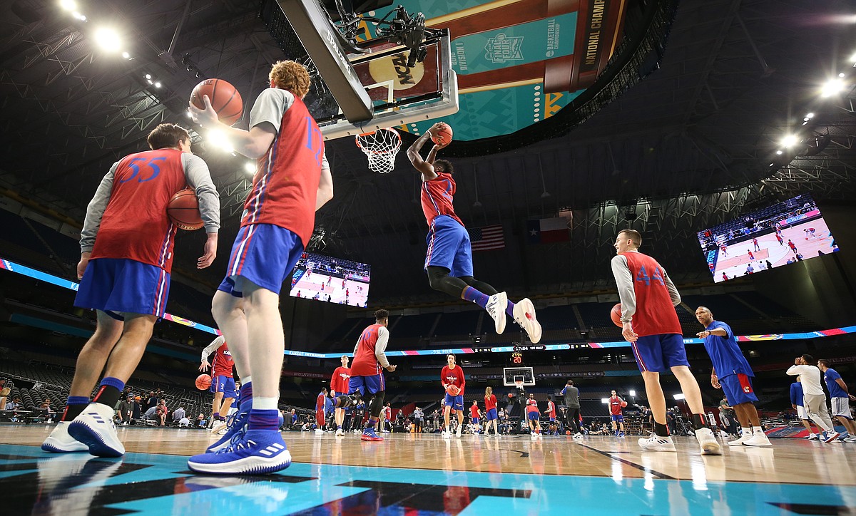 Kansas And Villanova Final Four Practices | KUsports.com