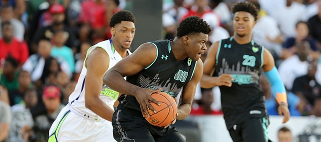 Team Doo Be Doo Udoka Azubuike #00 in action against Team EZ Pass in the Under Armour Elite 24 game on Saturday, August 22, 2015 in Brooklyn, NY. (AP Photo/Gregory Payan)