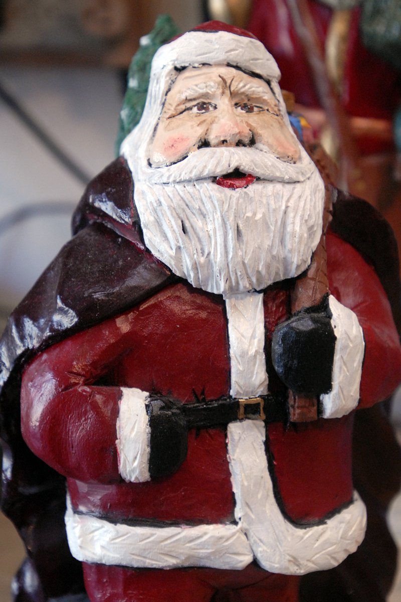 Santa carvings | Lawrence.com